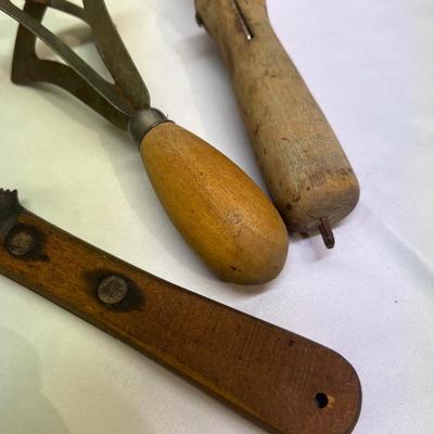 Vintage Wooden Handled Utensils & More (BS-RG)