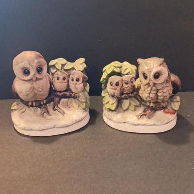 Vintage homeco porcelain owls and two nice Italy signed Alabaster carved owls
