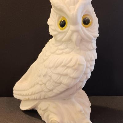 Vintage homeco porcelain owls and two nice Italy signed Alabaster carved owls