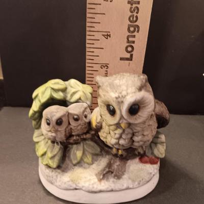 Vintage homeco porcelain owls and two nice Italy signed Alabaster carved owls