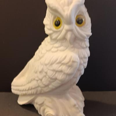 Vintage homeco porcelain owls and two nice Italy signed Alabaster carved owls