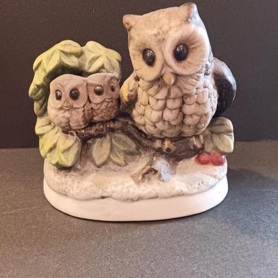 Vintage homeco porcelain owls and two nice Italy signed Alabaster carved owls
