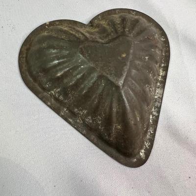 Cherry Pitter, Ice Cream Maker & Other ‘Old Timey’ Utensils (BS-RG)