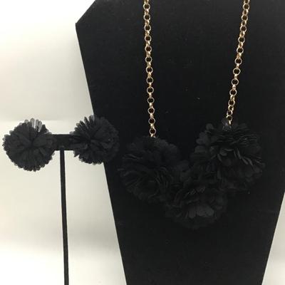 Cherie New York black flower earrings and necklace set