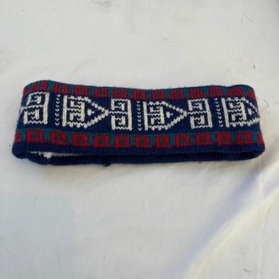 Collection of Purses, Scarves & Wool Hats (L-MG)