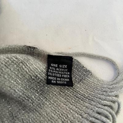 Collection of Purses, Scarves & Wool Hats (L-MG)