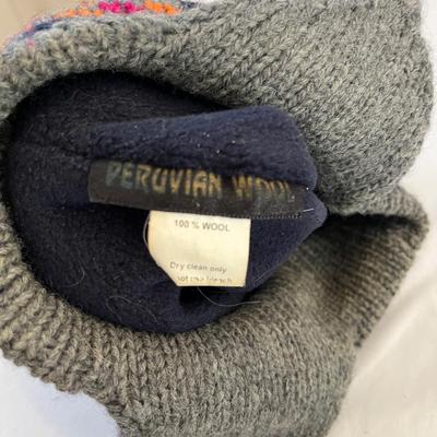 Collection of Purses, Scarves & Wool Hats (L-MG)