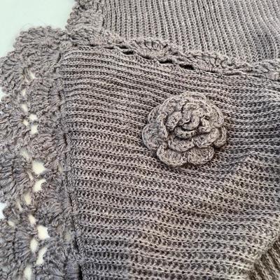 Collection of Purses, Scarves & Wool Hats (L-MG)