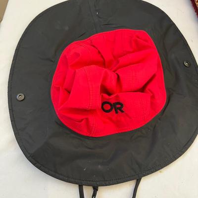 Collection of Purses, Scarves & Wool Hats (L-MG)