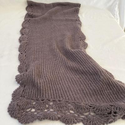 Collection of Purses, Scarves & Wool Hats (L-MG)