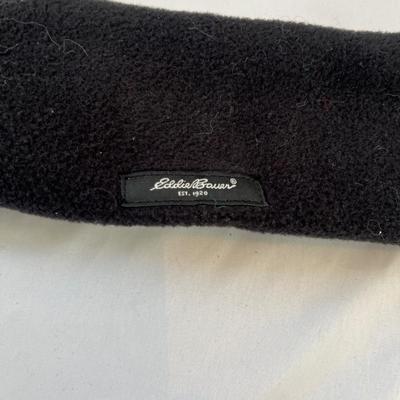 Collection of Purses, Scarves & Wool Hats (L-MG)