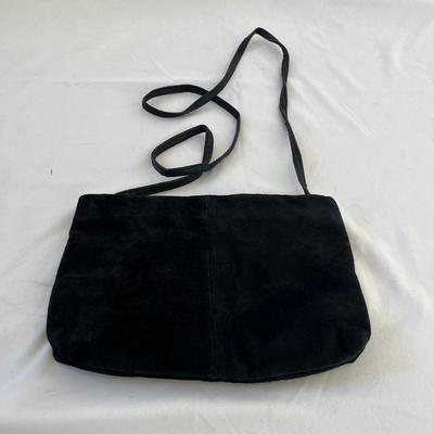 Collection of Purses, Scarves & Wool Hats (L-MG)