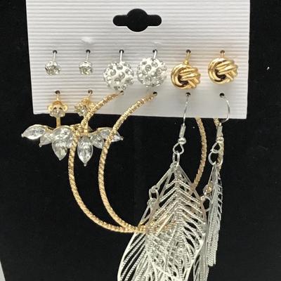 Set of fashion earrings
