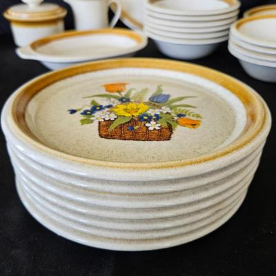 Mikasa Stone Manor Stoneware Set (K-DW)