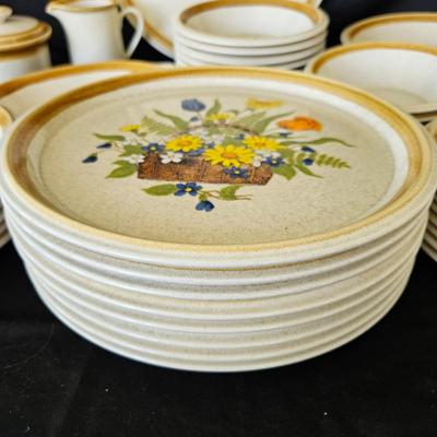 Mikasa Stone Manor Stoneware Set (K-DW)
