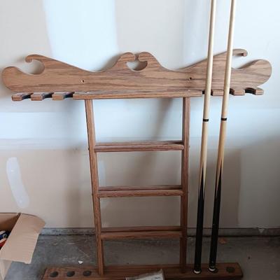 Wooden Pool que rack - holder - Billard organizing wall mount shelf with two pool Ques.