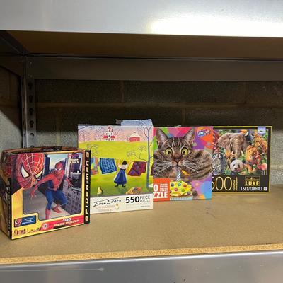 Large assortment of Jigsaw Puzzles (BS-RG)