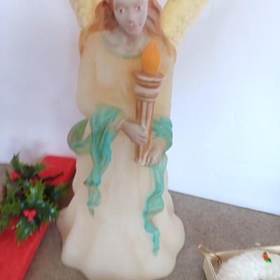 VINTAGE CHRISTMAS DECOR