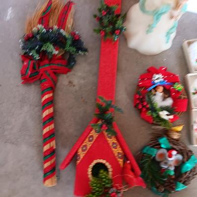 VINTAGE CHRISTMAS DECOR
