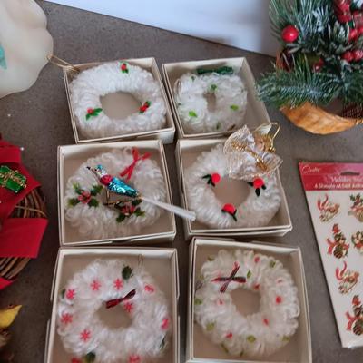 VINTAGE CHRISTMAS DECOR