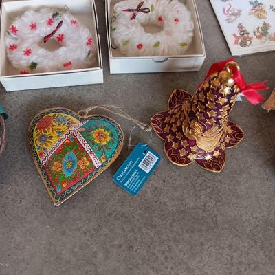 VINTAGE CHRISTMAS DECOR