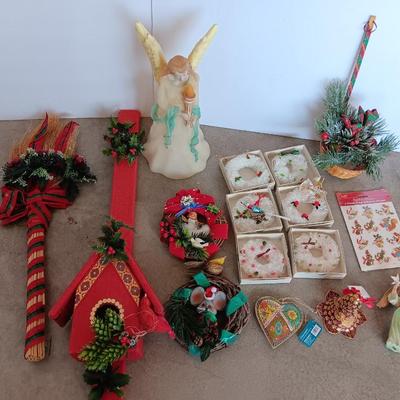 VINTAGE CHRISTMAS DECOR