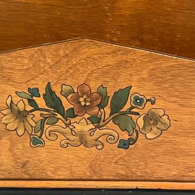 Oak Sewing/Stash Box & Magazine Rack (BD-RG)