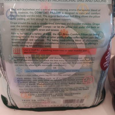 Homedics Electric heated vibrating neck massager pillow with scented stress relief comfort pillow new in bag