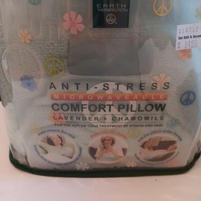 Homedics Electric heated vibrating neck massager pillow with scented stress relief comfort pillow new in bag