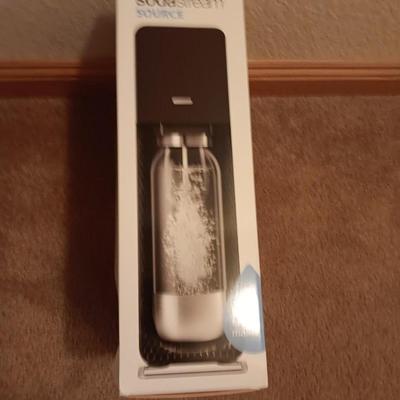 Soda stream machine with instruction manual and original box - like new!
