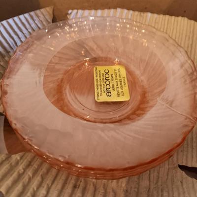 Vintage Rosaline dinnerware 16-piece Hostess set pink swirl Arcoroc made in France - PINK DEPRESSION GLASS New in package