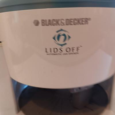 Black & Decker lids off Automatic Jar opener with new Pasta express container