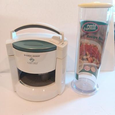 Black & Decker lids off Automatic Jar opener with new Pasta express container