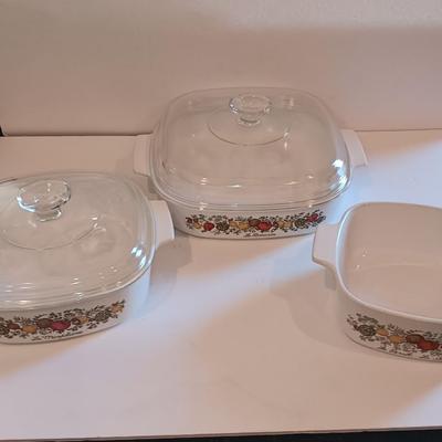 Three Corning Ware casserole dishes two with lids - Le Romarin Spice of life