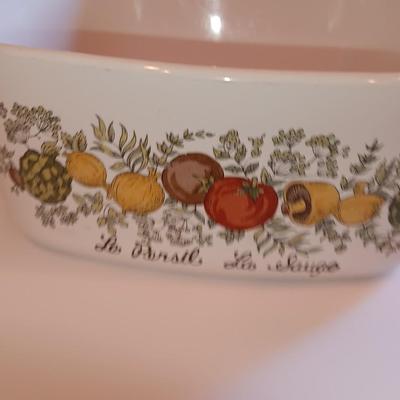 Three Corning Ware casserole dishes two with lids - Le Romarin Spice of life