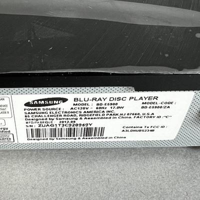 724 Samsung BD-E5900 Blu-Ray 3D Disc Player (A)