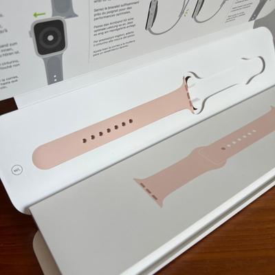 2 Apple Watch Bands in Box