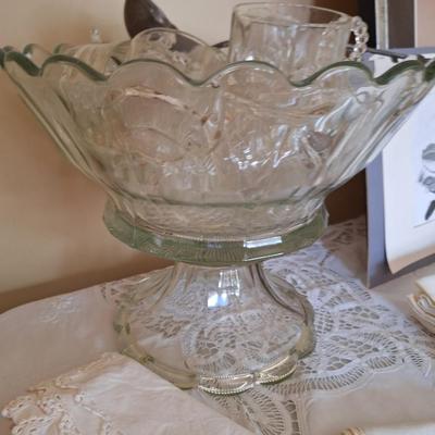 crystal punch bowl w/pedestal , glasses, & ladle