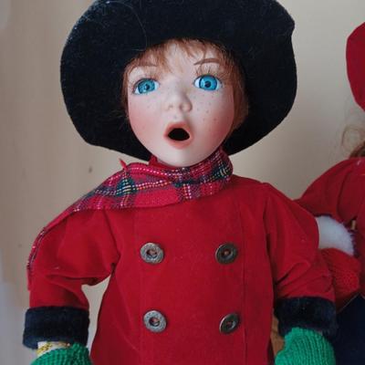 Christmas dolls - caroling dolls - Angel - animated Christmas doll with tote