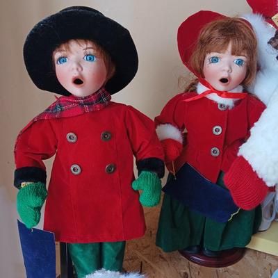 Christmas dolls - caroling dolls - Angel - animated Christmas doll with tote
