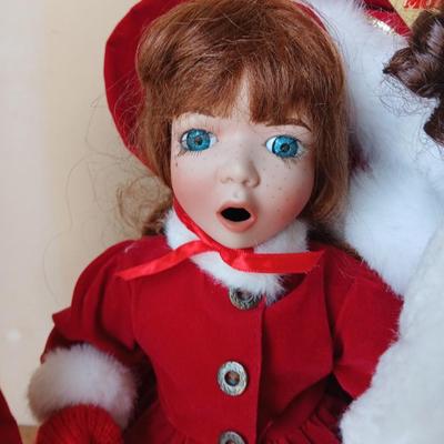 Christmas dolls - caroling dolls - Angel - animated Christmas doll with tote
