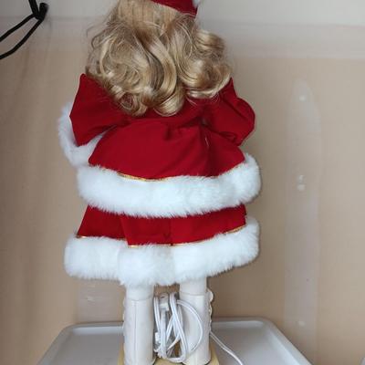Christmas dolls - caroling dolls - Angel - animated Christmas doll with tote
