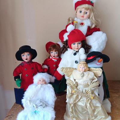 Christmas dolls - caroling dolls - Angel - animated Christmas doll with tote