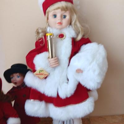 Christmas dolls - caroling dolls - Angel - animated Christmas doll with tote