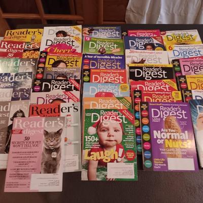 HUGE Collection of Large print Readers digest back issue magazines