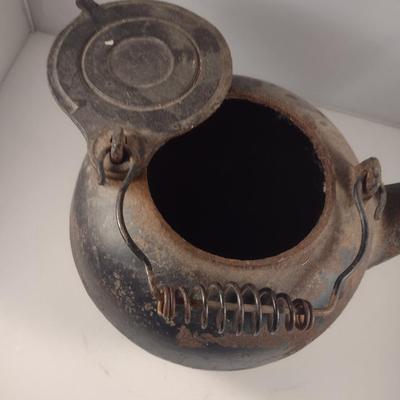 MInuteman Cast Iron Kettle