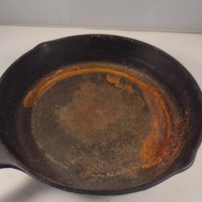 Lodge Cast Iron Skillet- Approx 10 1/2" in Diameter