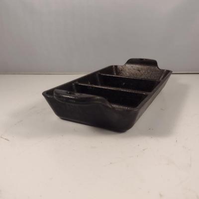 Lodge Cast Iron Three Cavity Cake/Bread Pan (Choice A)