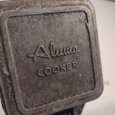 Rome Aluma Cooker Square Pie Iron with Wooden Handles- 28" Long