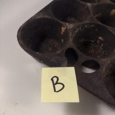 Lodge Cast Iron Eleven Cavity Popover/Muffin Pan (Choice B)